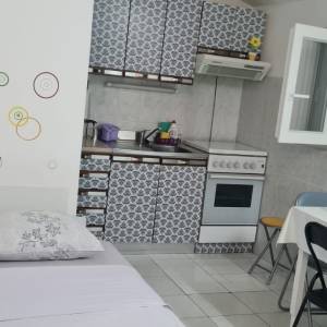Studio apartman u Vodicama,  45 eura.