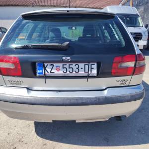 volvo v 40