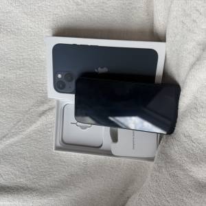 Apple iPhone 13, 256 GB, Midnight (crni) – odlično stanje!