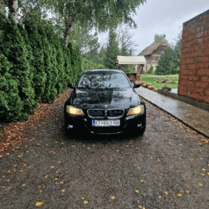 Bmw 318d 2009god