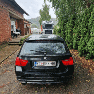 Bmw 318d 2009god