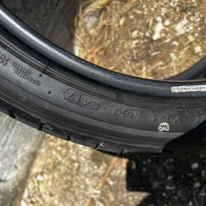 Gume ljetne Bridgestone 225/40/R19 2 kom.