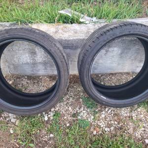 Gume ljetne Bridgestone 255/35/19 2 kom.