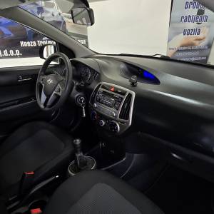 HYUNDAI I20 1,2I ODLIČNO STANJE