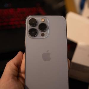 iPhone 13 Pro + Apple Watch Series 8 + AirPods Pro 2 + AirTag x2