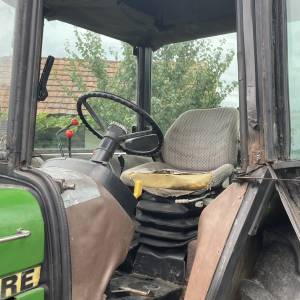 John Deere 2140