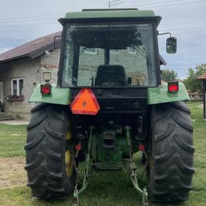 John Deere 2140