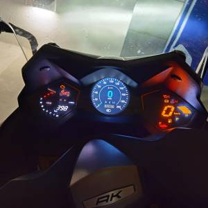 Kymco AK 550