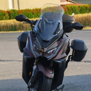 Kymco AK 550