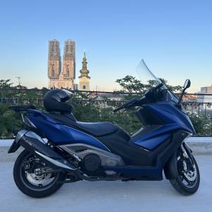 Kymco AK 550