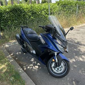 Kymco AK 550