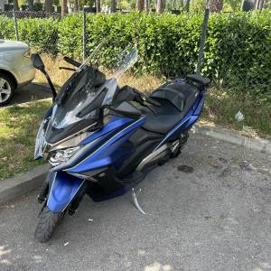 Kymco AK 550