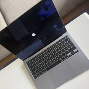 MacBook Air M1 (2020) – 8GB / 256GB – Space Gray – ODLIČNO STANJE + ku