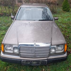 MERCEDES 250 D , NEREGISTRIRAN