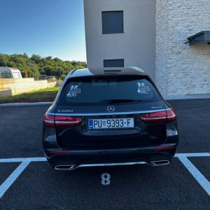 Mercedes-Benz E220d T-model 4MATIC AMG Line-HITNA PRODAJA!