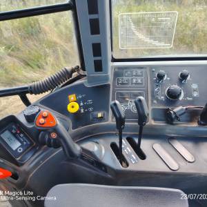 New holland m 100