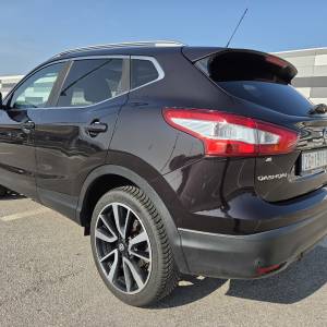 Nissan Qashai 1.5 dci*Full oprema*Jamstvo*Servisna*Panorama