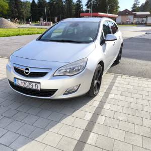Opel Astra J 1.7 CDTI Sport Tourer 2011g.