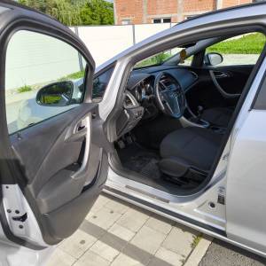 Opel Astra J 1.7 CDTI Sport Tourer 2011g.
