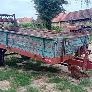 Prikolica za stajski gnoj