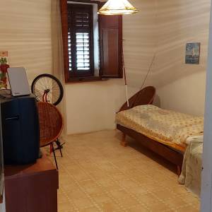 Prodaja stan 44m2, centar Cresa, za renovaciju