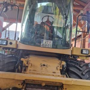 Prodajem silokombajn New Holland Fx375