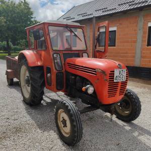 Prodajem traktor marke Steyr T288