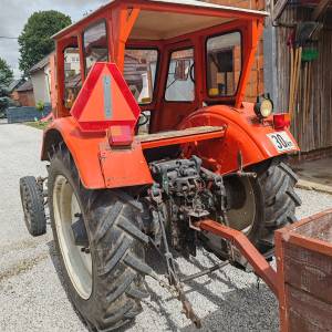 Prodajem traktor marke Steyr T288