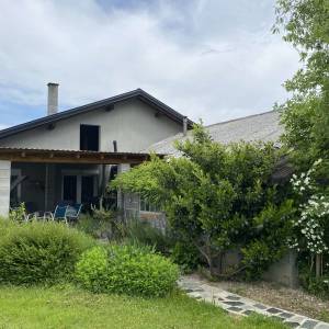 Prodajemo kuću sa stambeno poslovnim zemljištem