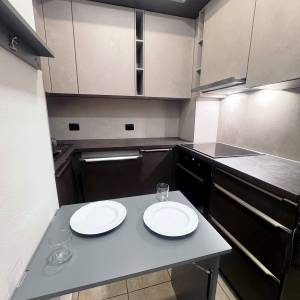 RIJEKA, CENTAR-Visoko prizemlje-Dugoročni najam za 2 osobe