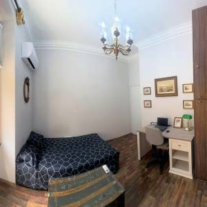 RIJEKA, CENTAR-Visoko prizemlje-Dugoročni najam za 2 osobe