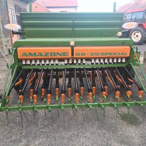 Sijačica AMAZONE D8