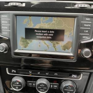 VW ŠKODA SEAT navigacija SD kartica sa najnovijim kartama 2025.-2026.