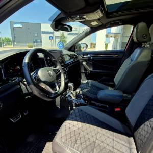 VW T-Roc 2.0DSG 2xR LINE,IQ Matrix,Panorama €34.400 registrian!