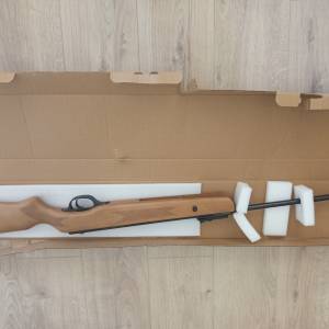 Zračna puška Swiss Arms Condor 4,5 sa ciljnikom