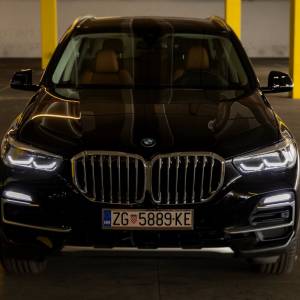 BMW X5 45e, 2god BMW garancija,Reg.do 12/2025,  Zračni ovjes, 394KS!