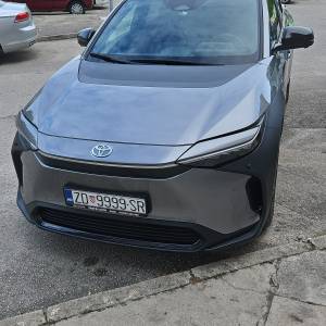 BZ4X TOYOTA ELEKTRIČNI