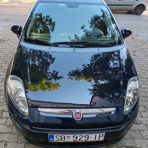 Fiat Punto EVO 1,2 8v - Ful oprema, alu felge, veliki i mali servis...