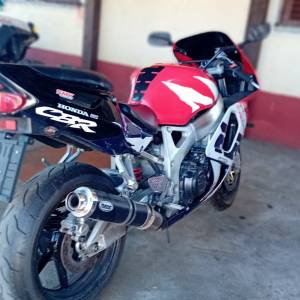 Honda cbr 900rr