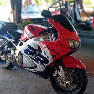 Honda cbr 900rr