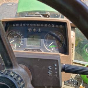 John Deere 6910