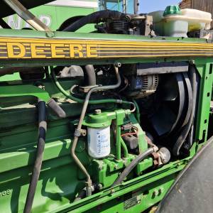 John Deere 6910