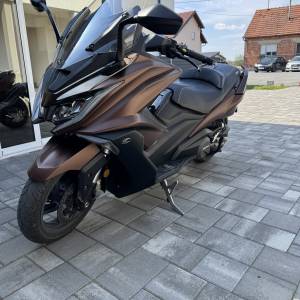 Kymco AK 550