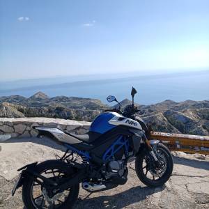  Na prodaju: CF MOTO 300NK (2022.) – Odlično stanje,