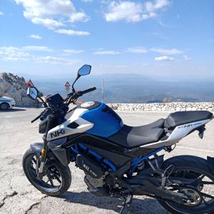  Na prodaju: CF MOTO 300NK (2022.) – Odlično stanje,