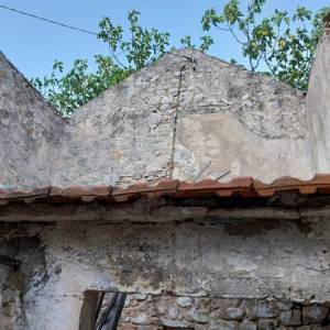 Otok Vis - Komiža ( Borovik ) kamena ruševna kuća, pogled