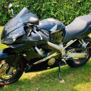 P: Honda CBR 600F, 110ks, SUPER STANJE, UPRAVO NAPRAVLJEN SERVIS