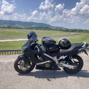 P: Honda CBR 600F, 110ks, SUPER STANJE, UPRAVO NAPRAVLJEN SERVIS