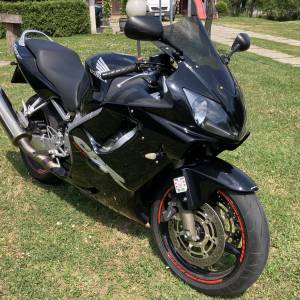P: Honda CBR 600F, 110ks, SUPER STANJE, UPRAVO NAPRAVLJEN SERVIS