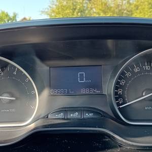 PEUGEOT 2008. 1,2 L ACTIVE 2016. godište, prijeđenih 39.935 km